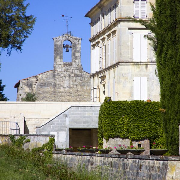 Le campanile de l'abbaye de Fontdouce