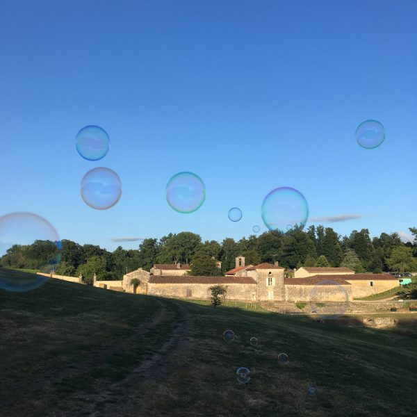 Bulles de savon sans les airs depuis le parc aventure de Fontdouce