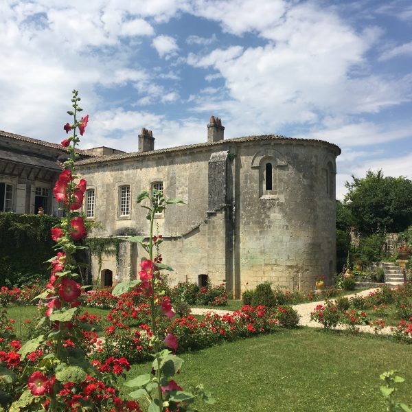 La chapelle haute et la chapelle basse de l'abbaye de Fontdouce