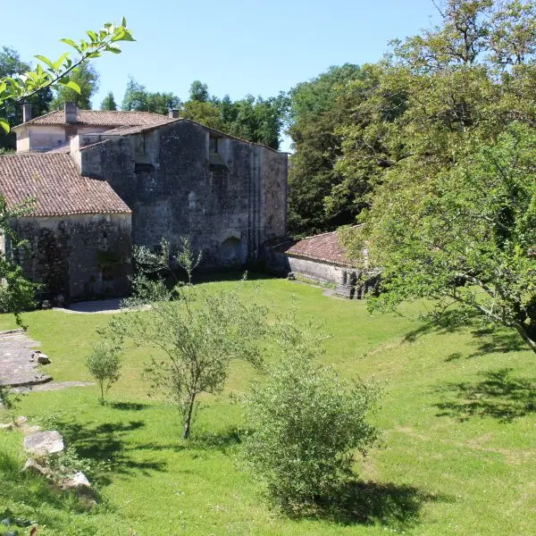 L'ancienne église abbatiale de l'abbaye de Fontdouce