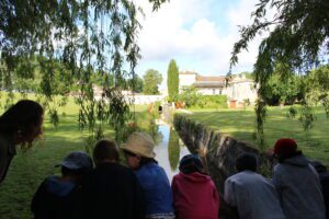 Lire la suite à propos de l’article L’importance des sorties scolaires : apprendre autrement