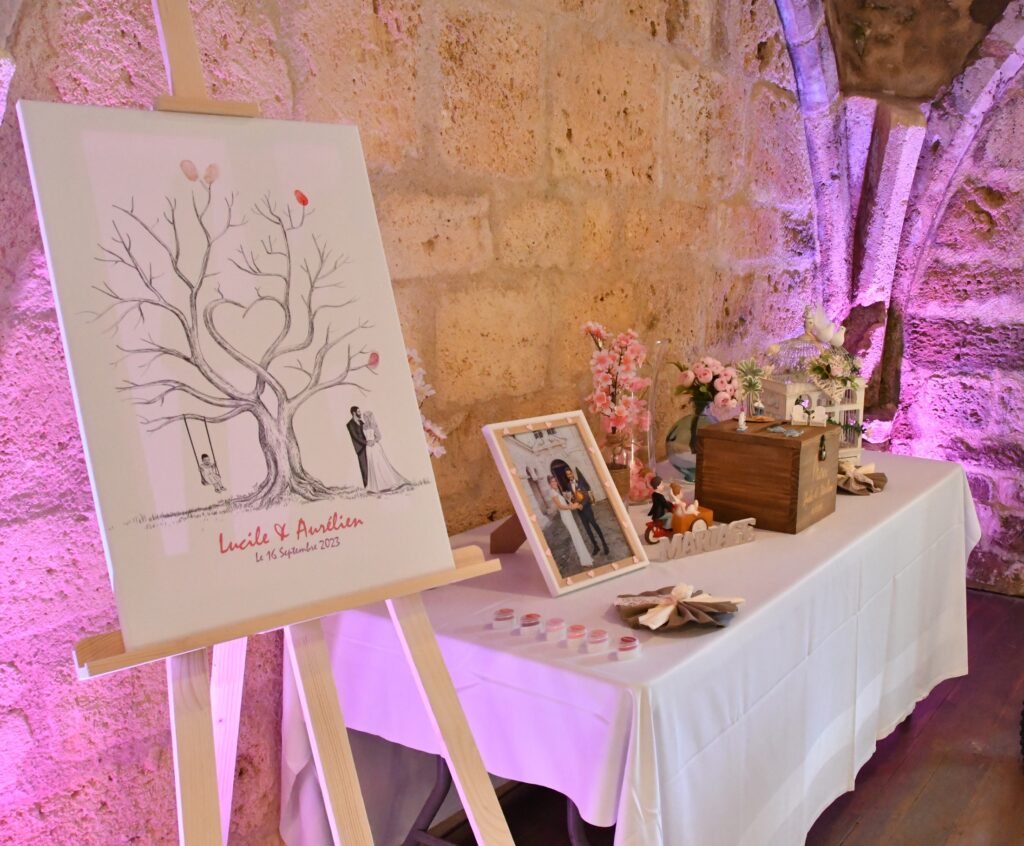 Arbre à empreintes - Mariage à Fontdouce le 16 septembre 2023