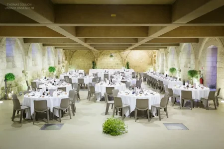 La salle des moines de l'abbaye de Fontdouce à l'occasion d'un mariage